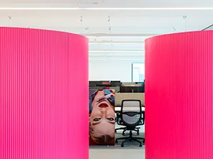 Uffici Veralab – Progettazione uffici e personalizzazione degli spazi nel building Roncaglia 12, Milano